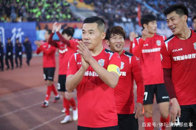 邮报：曼联有意伯恩茅斯中场泰勒·亚当斯，3500万英镑可签下球员